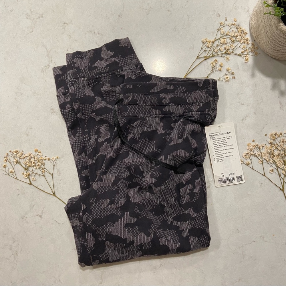 Lululemon ready to rulu jogger crop pants size 10
